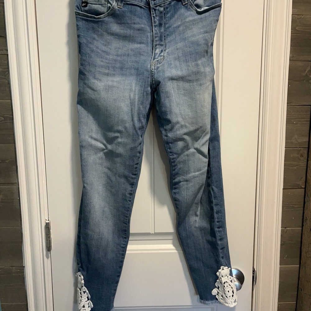Distressed denim skinny leg jeans